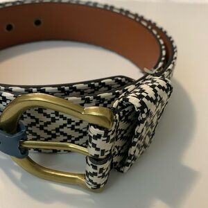 Universal Thread black and white leather belt sz S